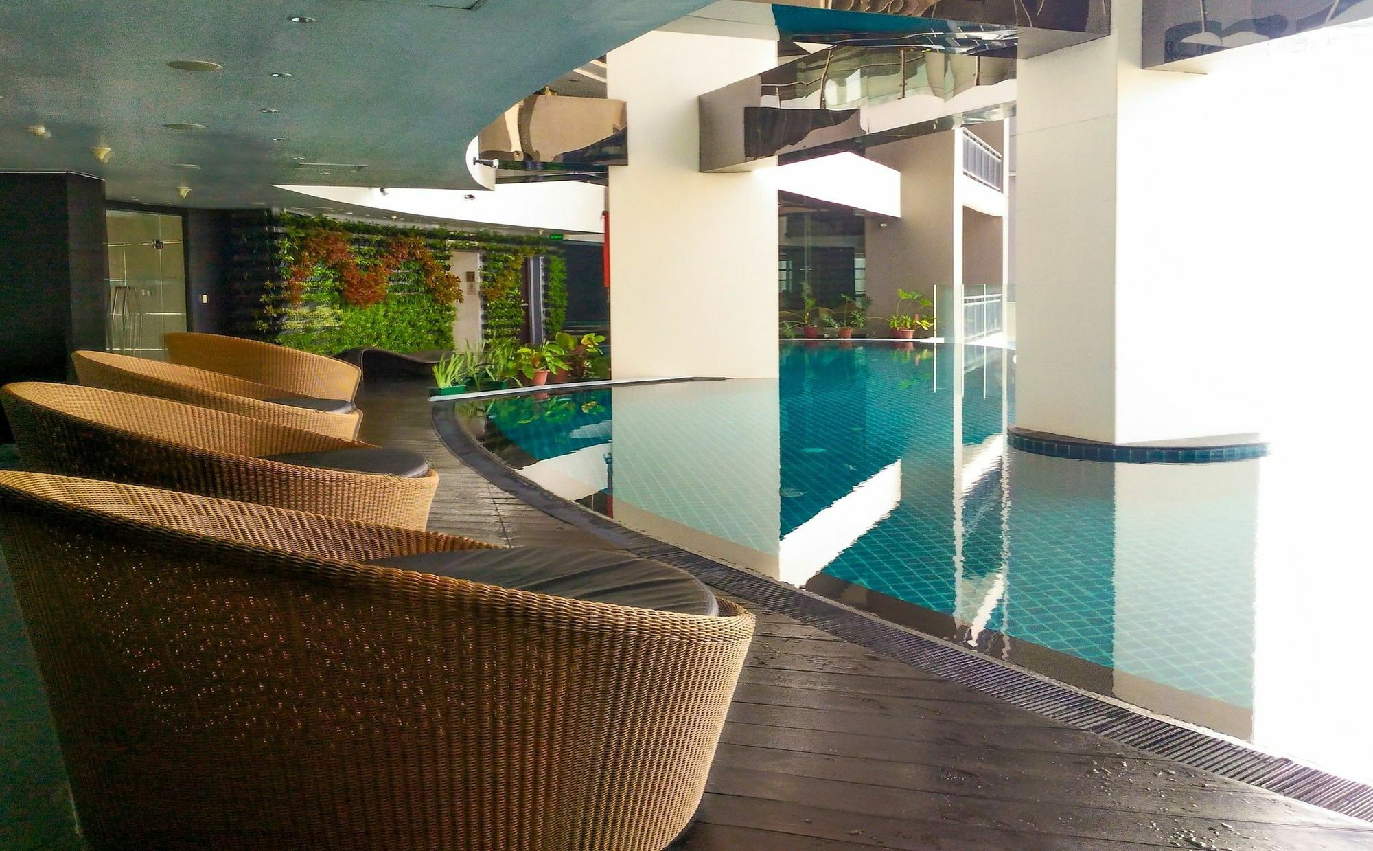 Zen Home Gramercy Residences Makati Makati City Exterior foto
