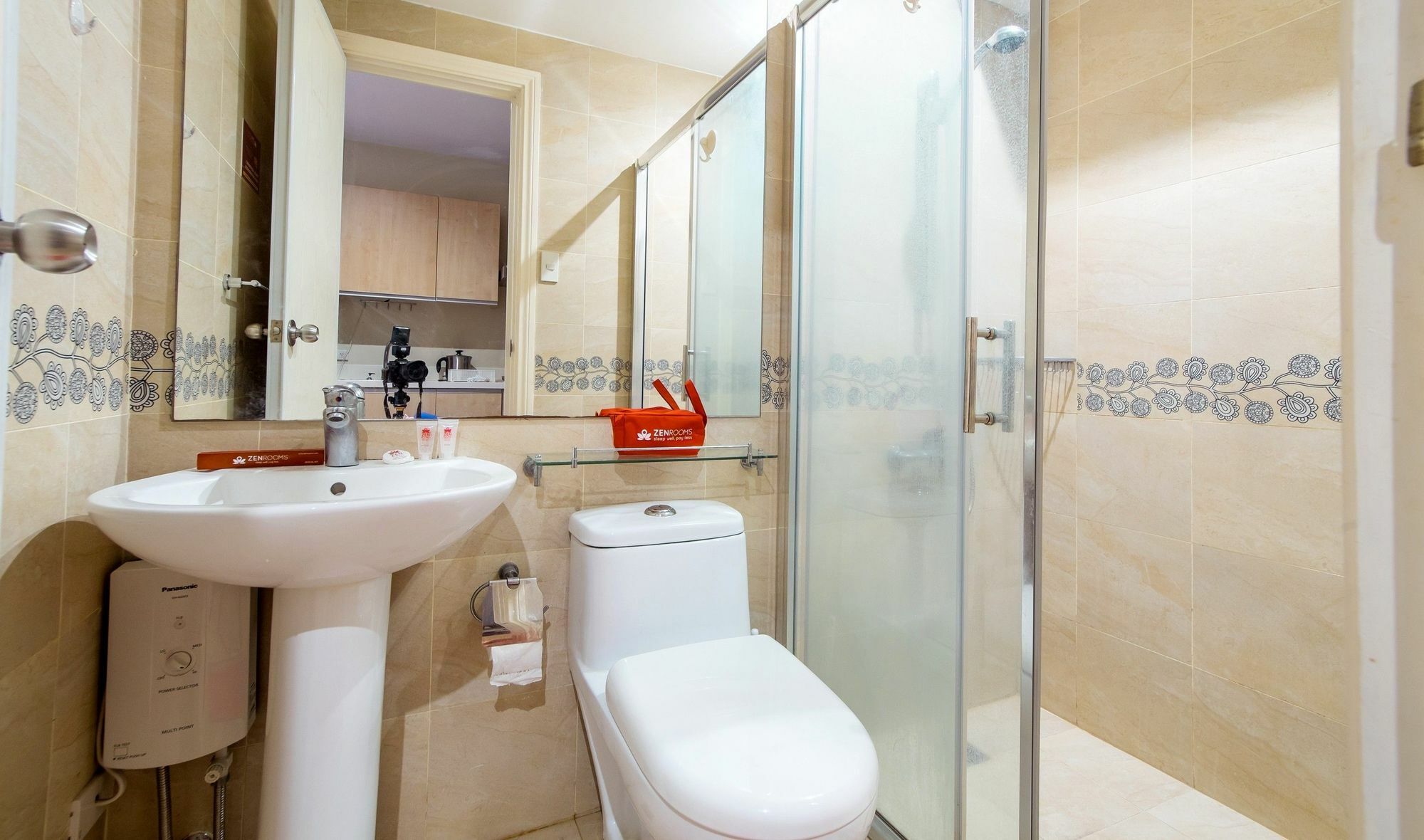 Zen Home Gramercy Residences Makati Makati City Exterior foto
