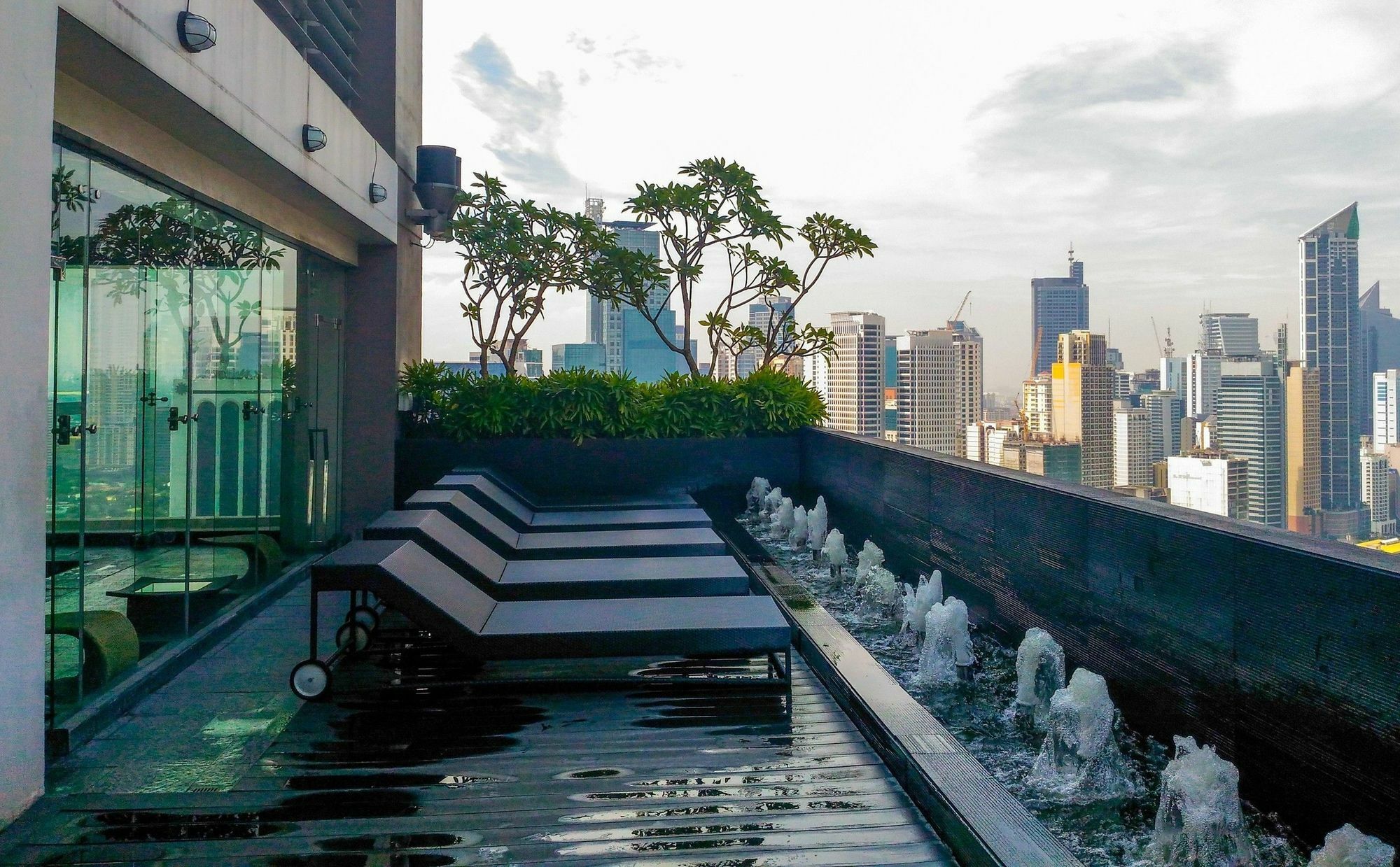 Zen Home Gramercy Residences Makati Makati City Exterior foto